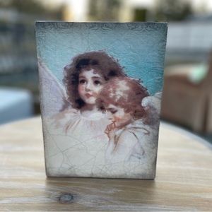 Did Dickens T-525 “Angelic Gaze” *RETIRED* Brand New. Experienced shipper.